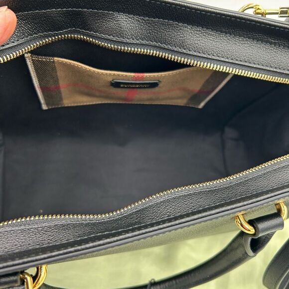 Women’s Burberry Banwell classic check leather bag with detachable strap - Picture 6 of 15